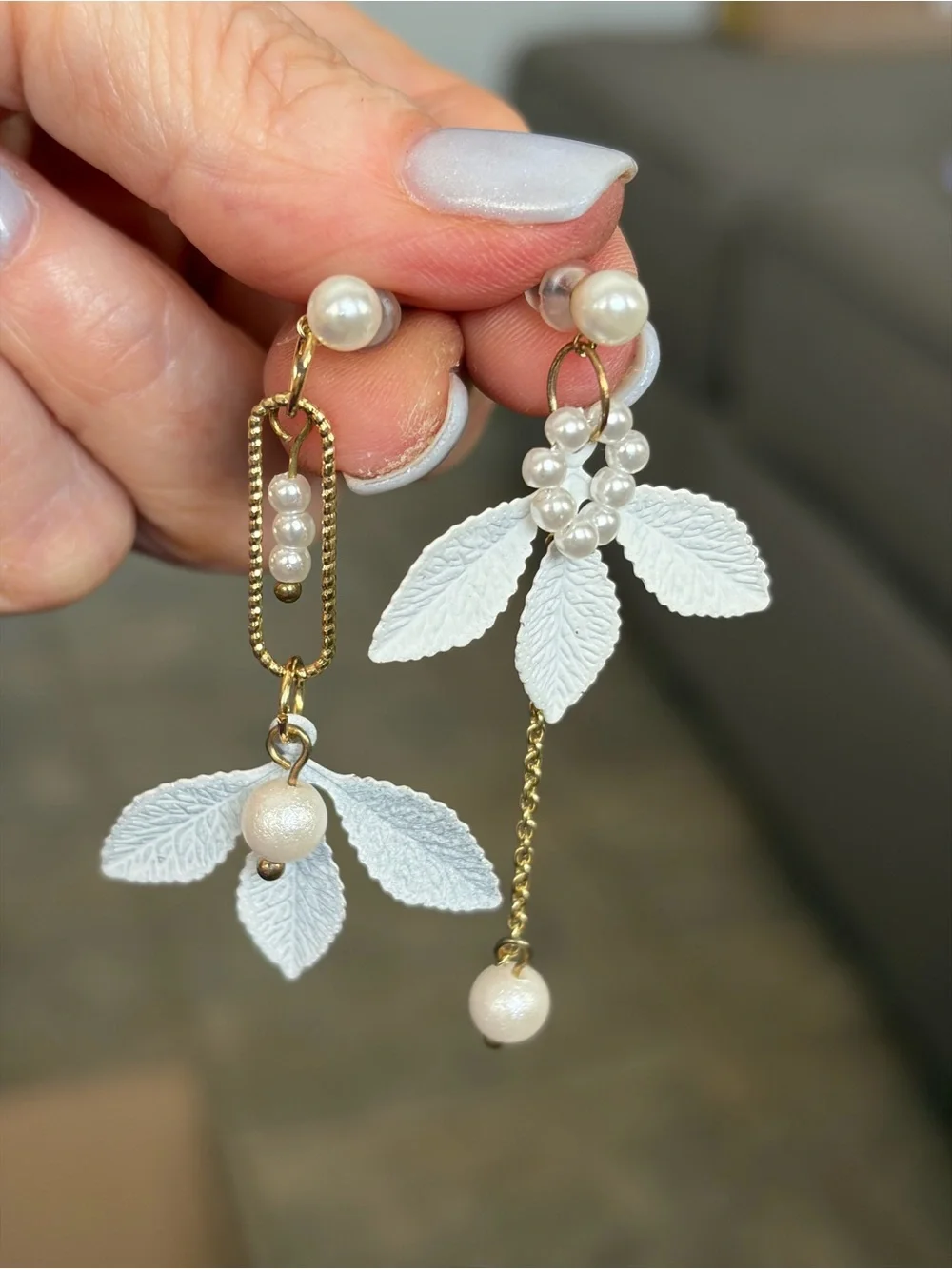 Asymmetrical White Leaf Faux Pearl Dangle Earrings Gold Tone